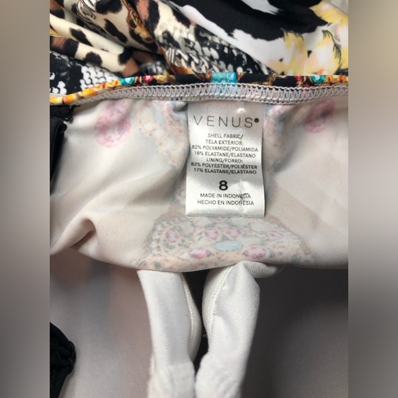 ✨VENUS Animal print Tankini with Graphic Embellishments✨ - Picture 13 of 16